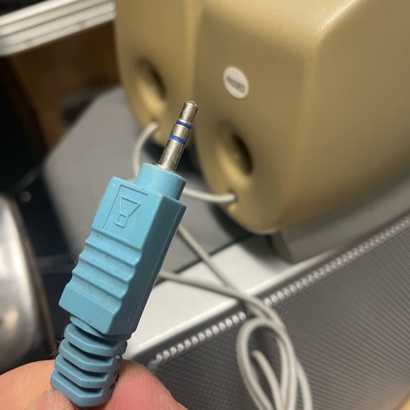 Small size computer speakers 
By Polk audio - Picture 3 of 7